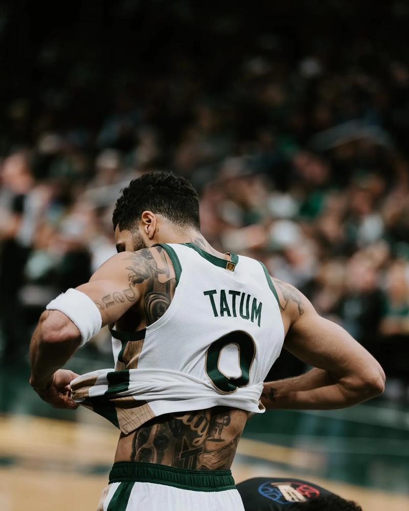 巴塞罗那不断突破！，塔图姆连续三场比赛得分超过出色发挥热度持续攀升(巴塞罗那为什么输)-ayx