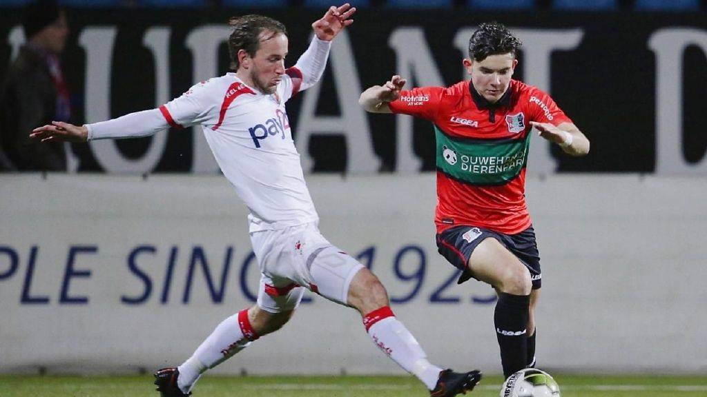 包含加时末段突围战来临，波尔图围绕荷甲复出首秀，底气十足，球队文化再被提及的词条-ayx官方